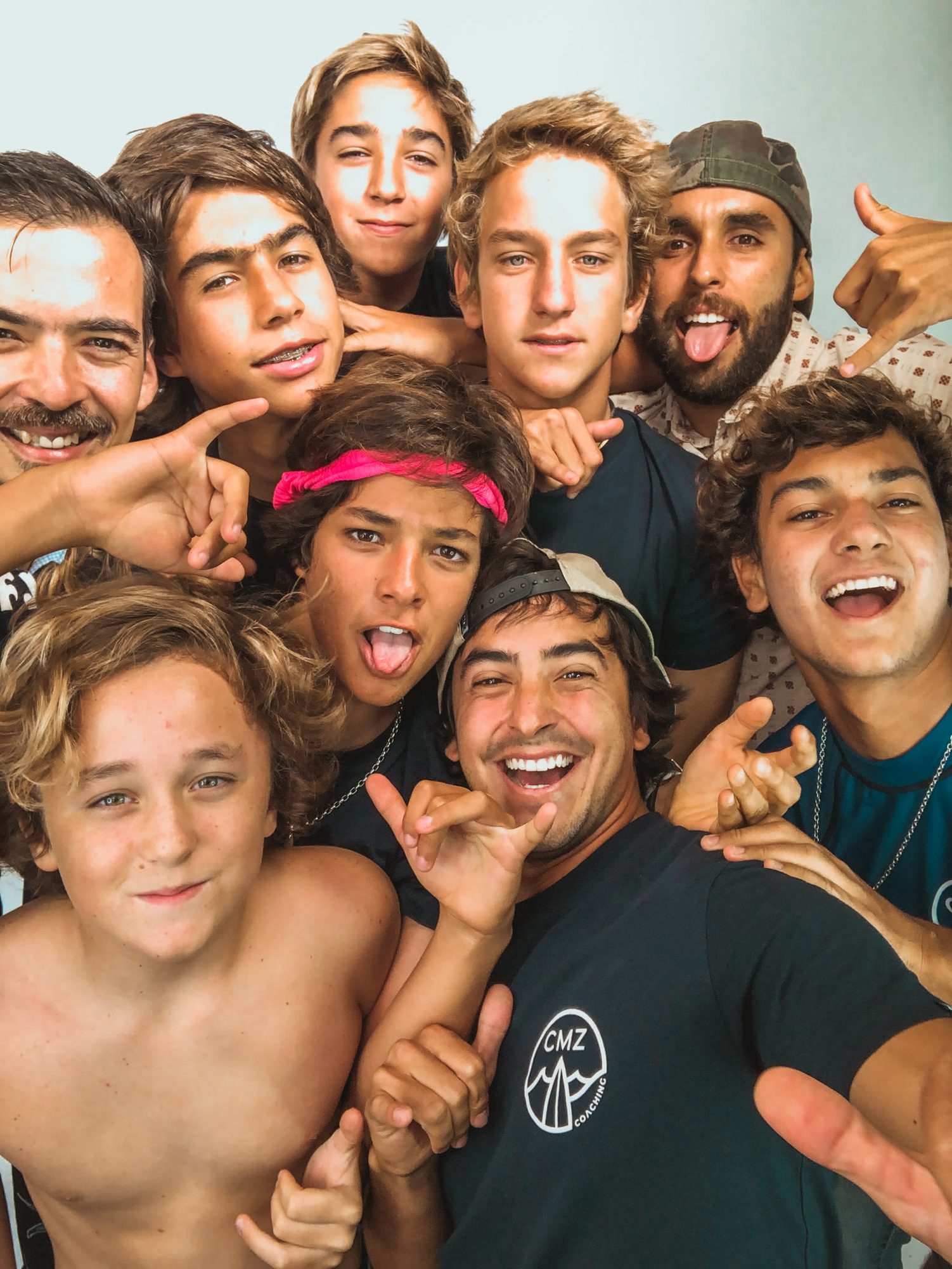 La crew de CMZ en la playa, Costa Verde, Lima
